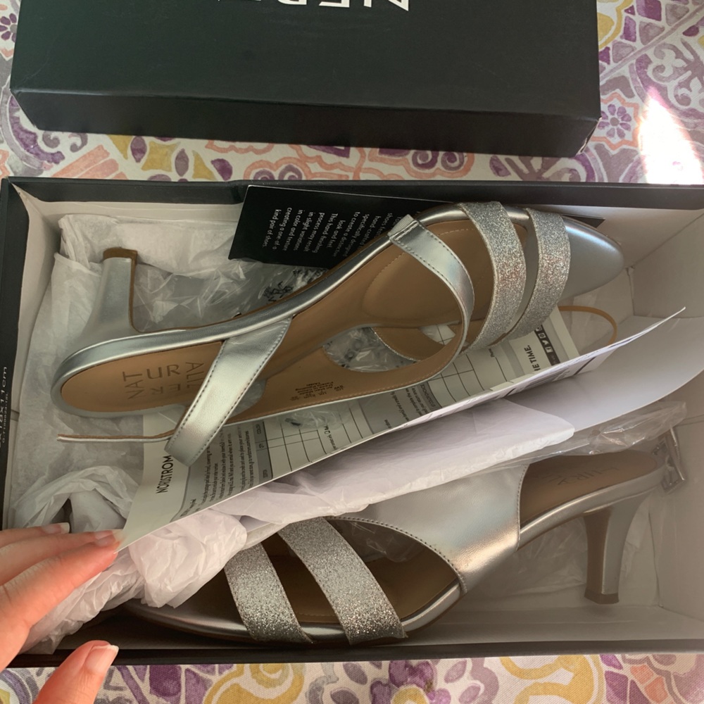 NIB Naturalizer Taimi Heels